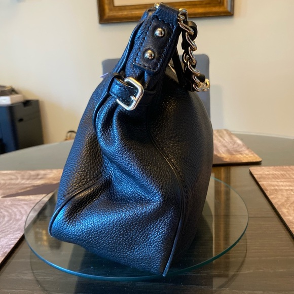 Kate Spade Black Shoulder Bag with Gold Chain - Picture 3 of 8